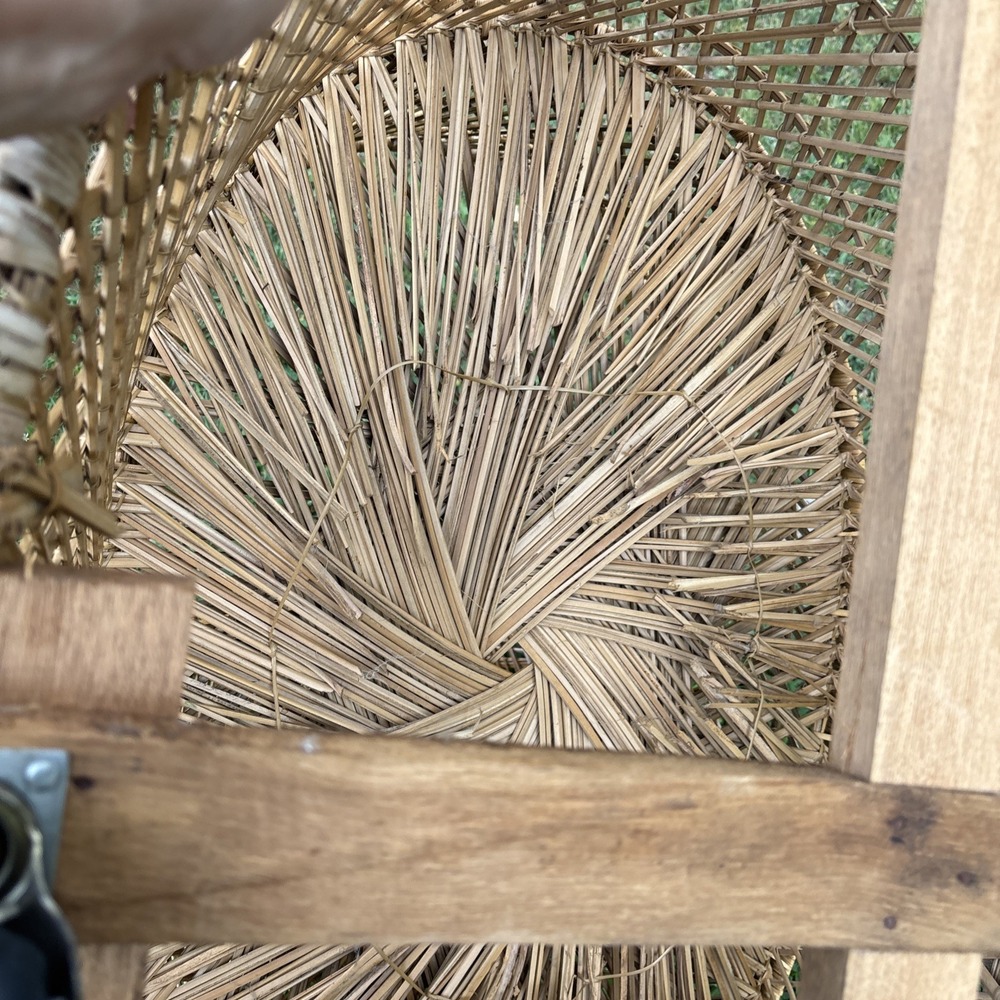 Beautiful Vintage Styled Wicker Rattan Baby Bassinet - Picture 15 of 16